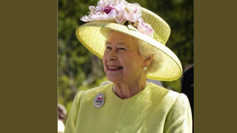 Elisabeth II : la reine a été surprise en train de gifler un proche !